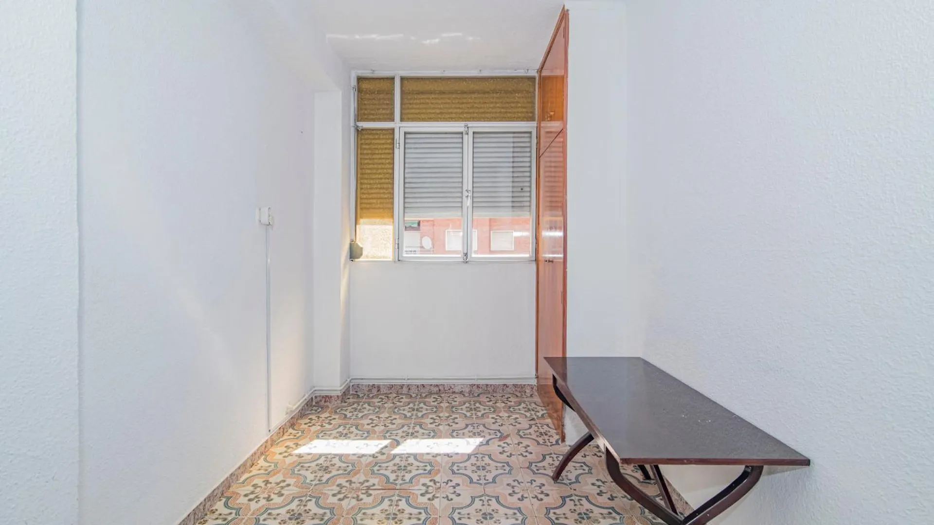 Apartment Delfin Retreat Con Terraza Junto A Parada De Metro Granada